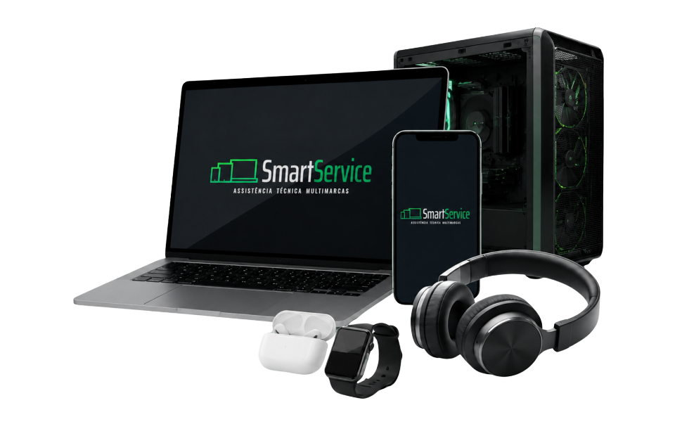 Notebook, celular e acessórios representando assistência técnica da SmartService
